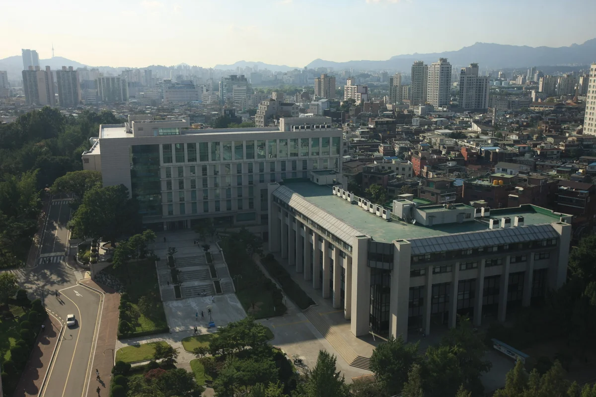 건대입구 동백꽃 명소 (출처 : 한국관광공사)