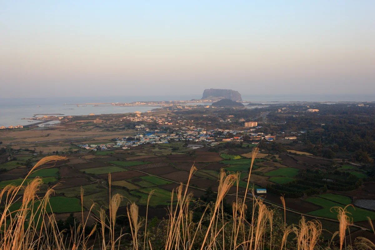 성산일출봉 등산 코스 (출처 : 한국관광공사)