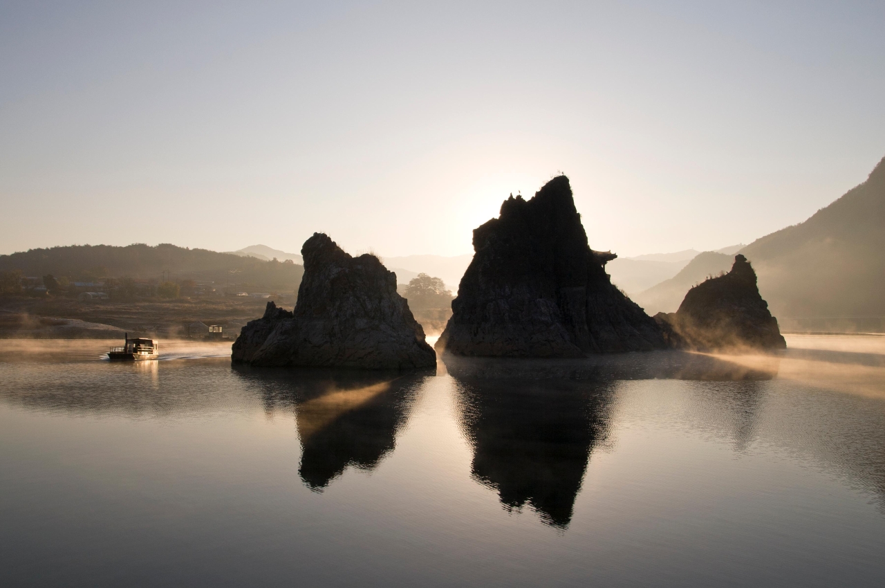 도담삼봉 유적지 (출처 : 한국관광공사)