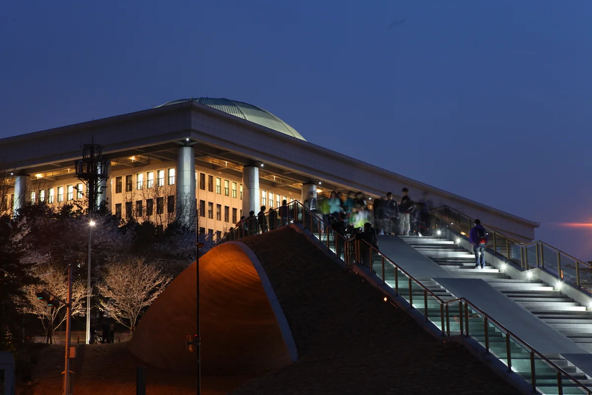 윤중로벚꽃길 - 여의도 여행