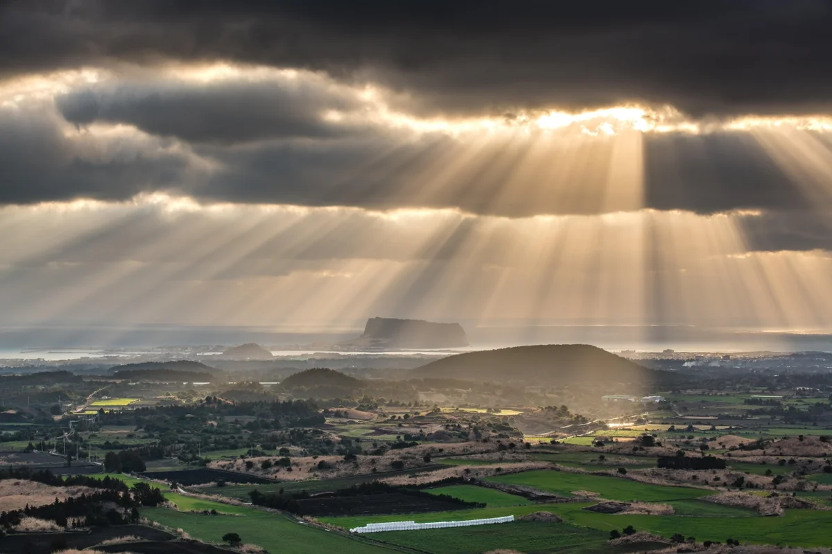 용눈이오름 산책 (출처 : 한국관광공사)
