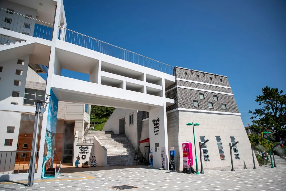 수영 전시 (출처 : 한국관광공사)