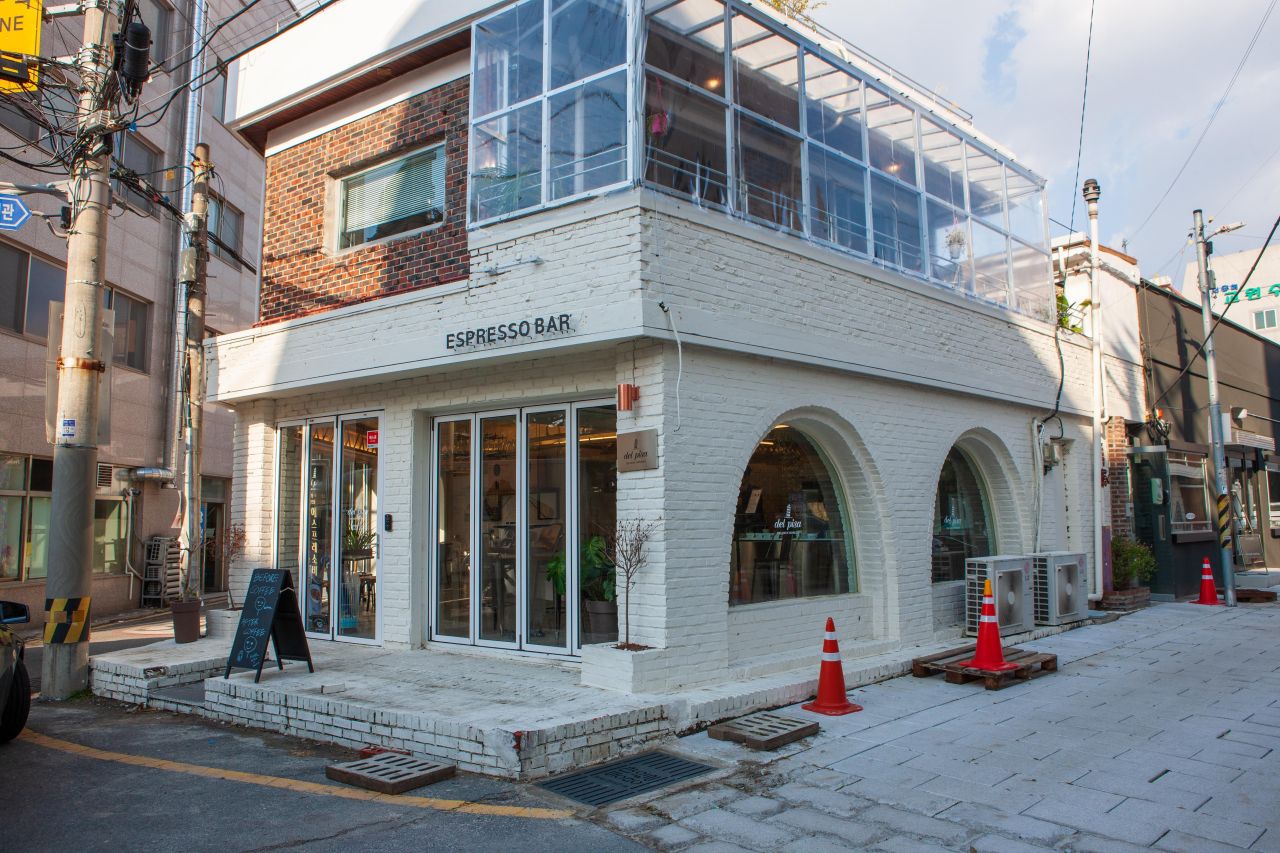 동명동 친구와 여행 (출처 : 한국관광공사)