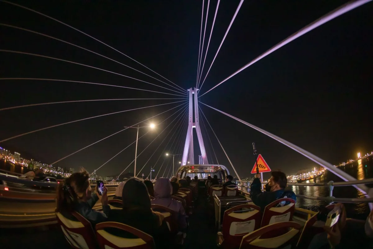 부산항 대교 진입로 (출처 : 한국관광공사)