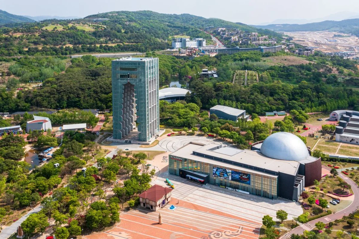 엑스포공원 산책 (출처 : 한국관광공사)