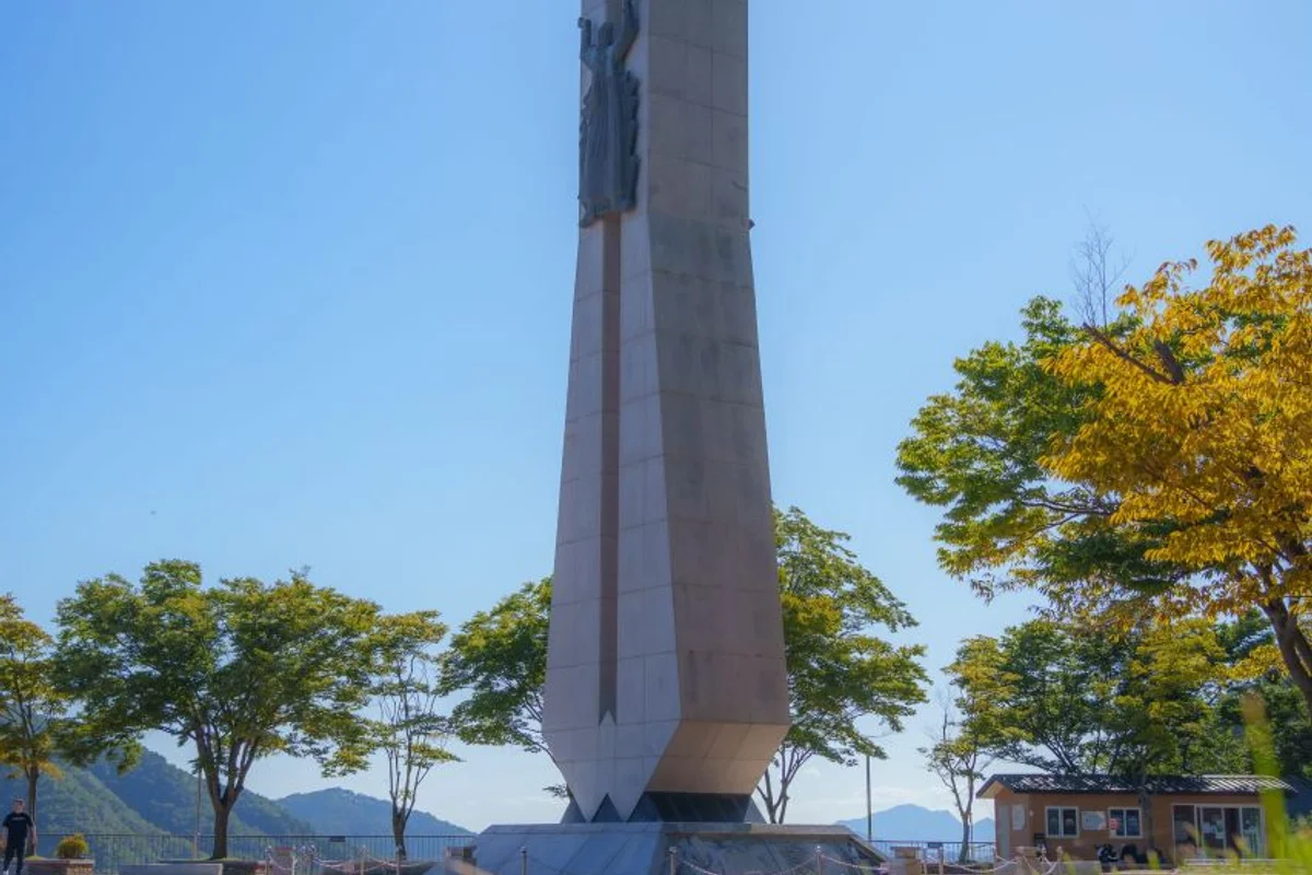 소양강댐준공기념탑 - 소양호 여행