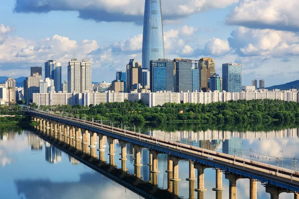 잠실 야경 산책 (출처 : 한국관광공사)