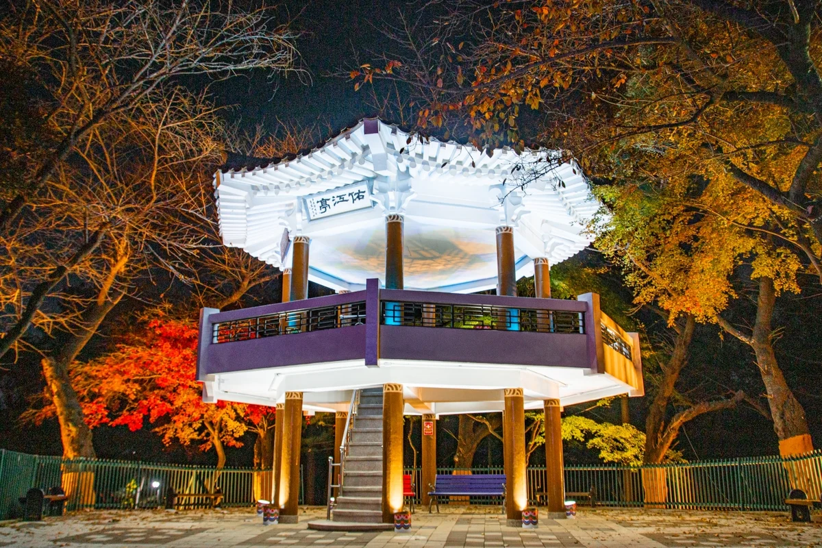 수봉공원: 평화와 추모의 남구 역사 공원 - 남구여행 여행