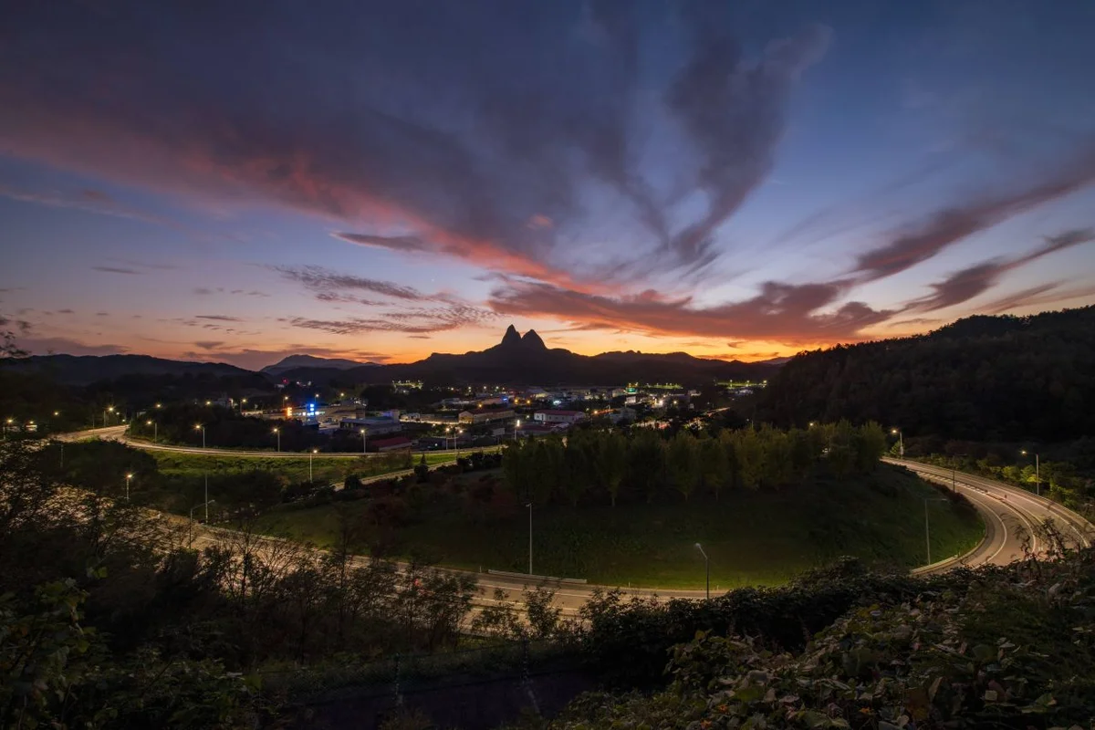 마이산 야경 (출처 : 한국관광공사)
