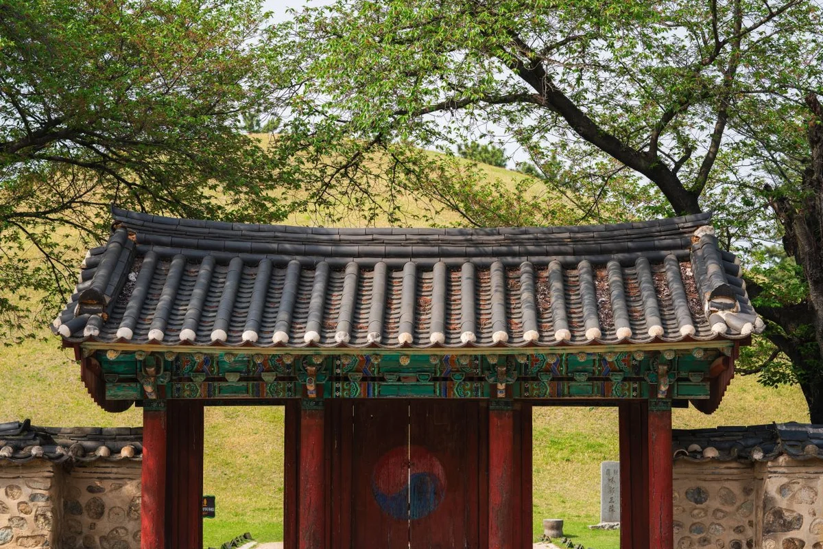 경주 왕릉 (출처 : 한국관광공사)