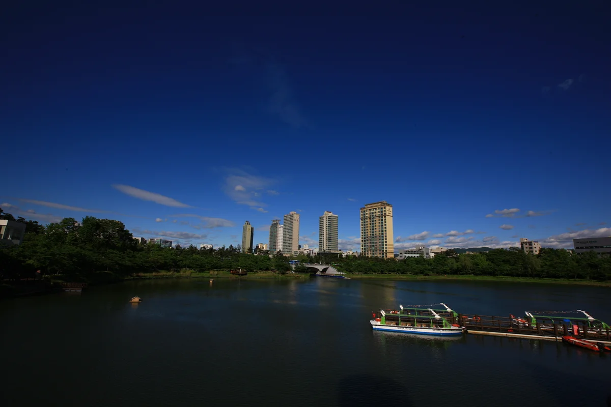 석촌호수 주차장 (출처 : 한국관광공사)