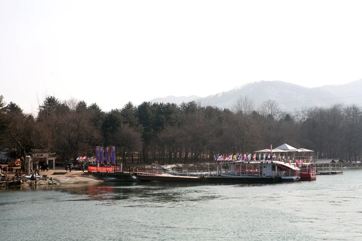 남이섬 주차장 (출처 : 한국관광공사)