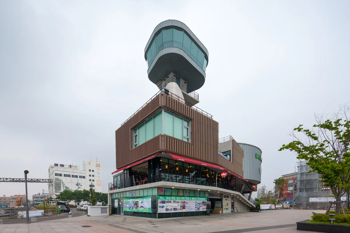 상트페테르부르크광장 - 연안부두 여행