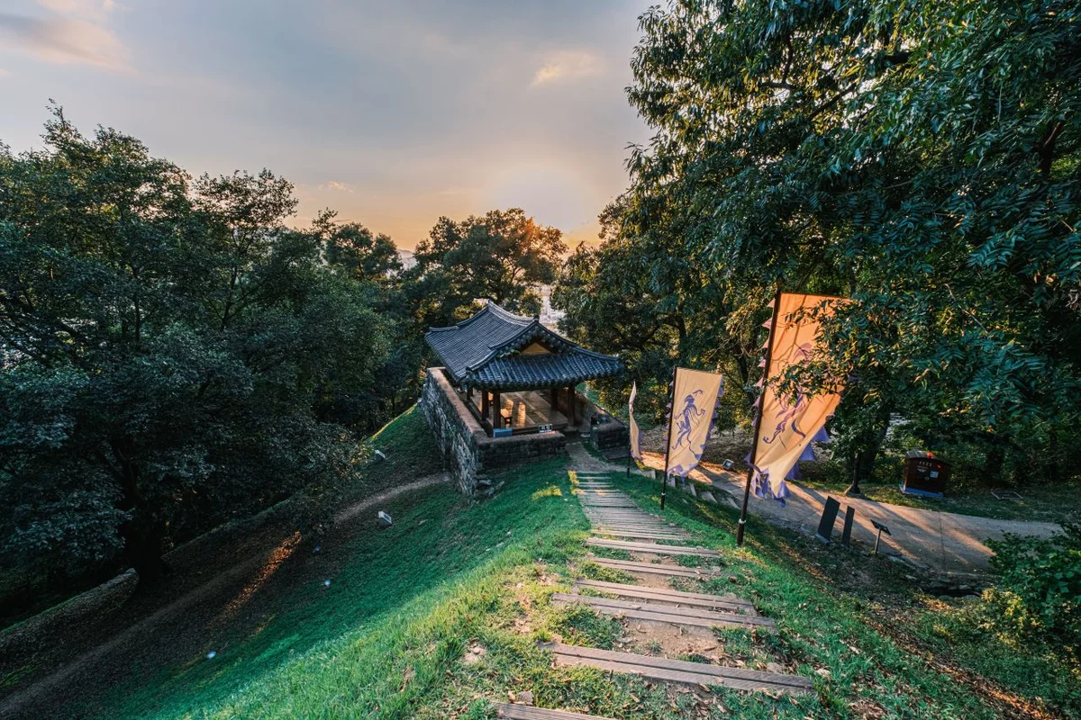 영동 와인터널 (영동 데이트 코스 대표 명소) - 영동 여행