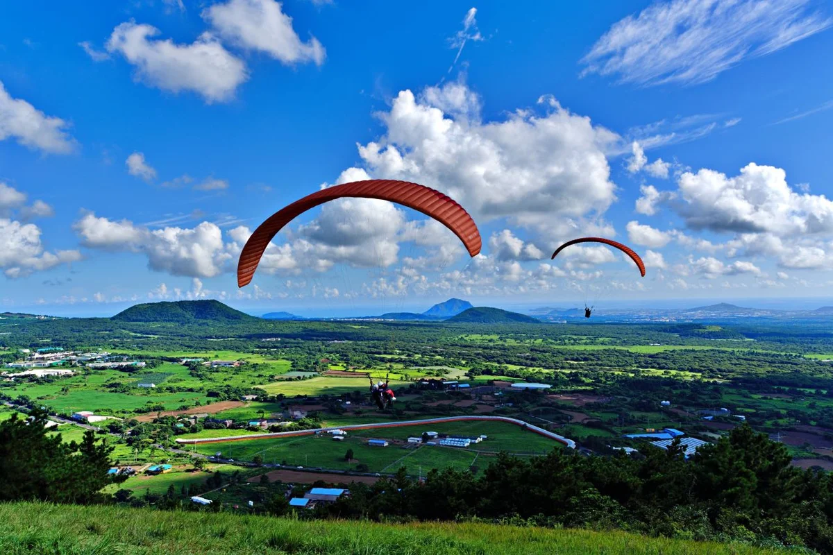 월미도 패러글라이딩 (출처 : 한국관광공사)