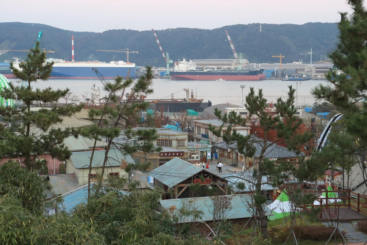 장생포 캠핑 (출처 : 한국관광공사)