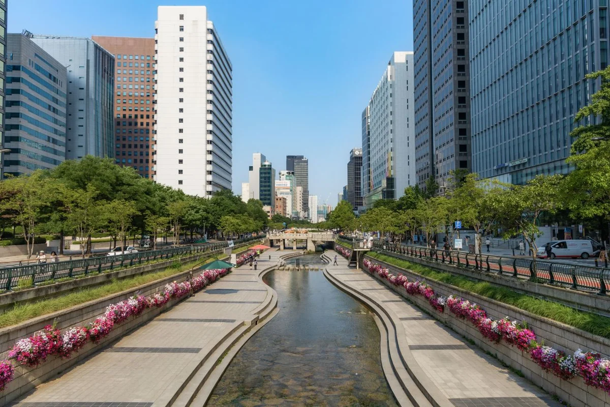 청계천 산책로 - 10월여행 여행